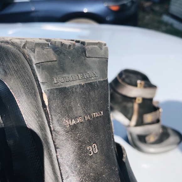 Burberry high heel boots - Picture 3 of 5